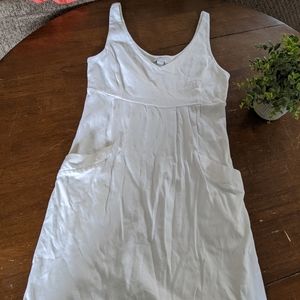XS NY&Co Soft White V neck Dress with Pockets